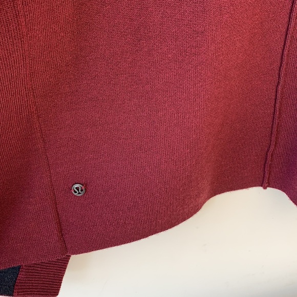 Lululemon Reverse Me Wrap - Picture 9 of 11